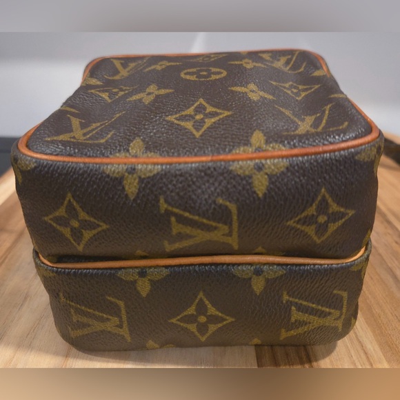 Louis Vuitton Amazon Crossbody Bag - Picture 15 of 16